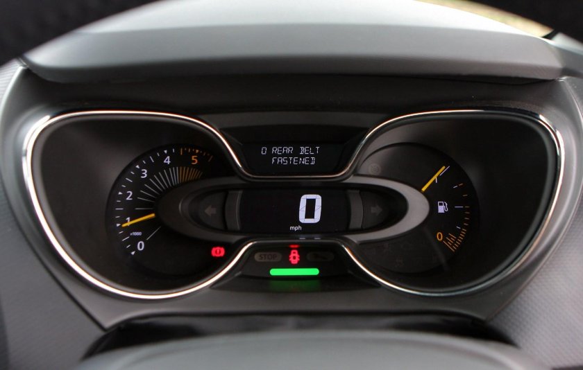 Рено Каптур панель приборов