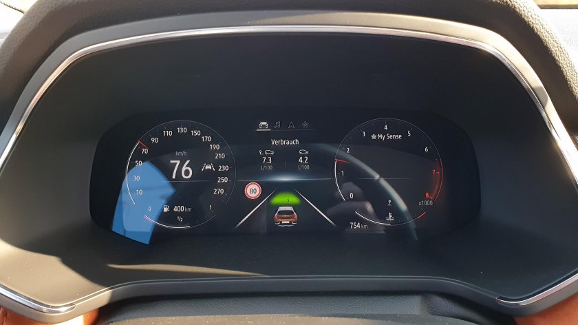 Renault Captur панель приборов