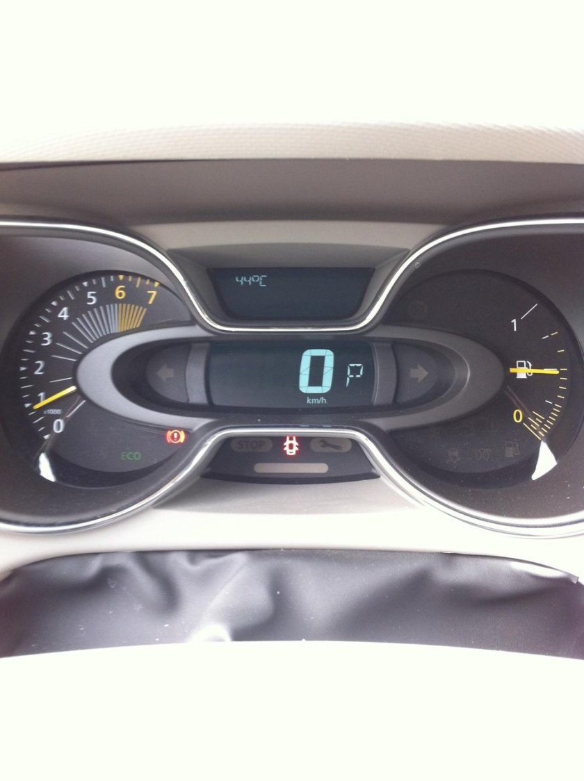 Renault Captur панель приборов