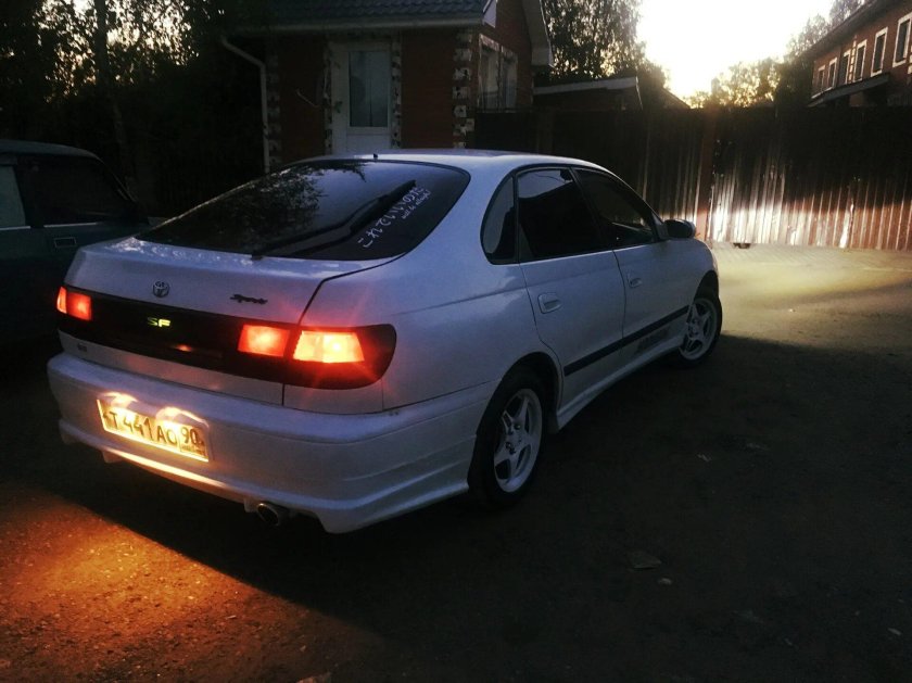 Toyota Corona SF IX (t190)