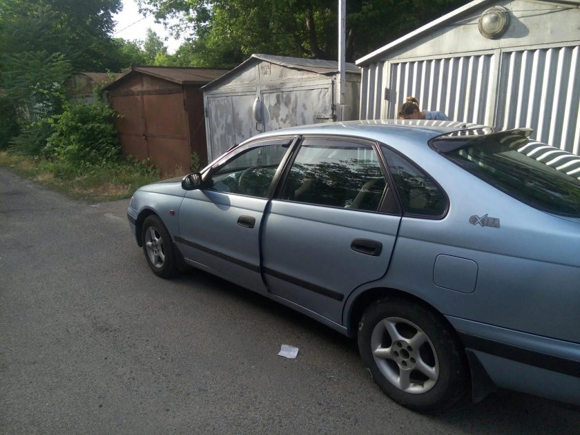 Тойота Карина е хэтчбек 1995