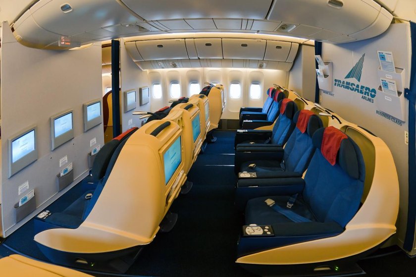 Боинг двухэтажный 777