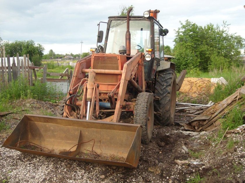 ЮМЗ 6002 экскаватор