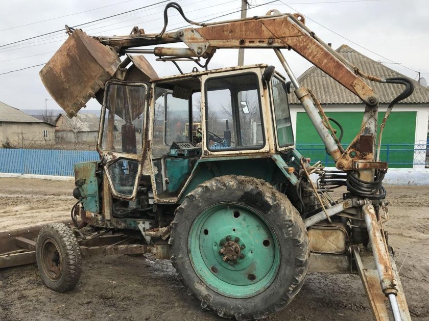 Трактор ЮМЗ грейферный погрузчик