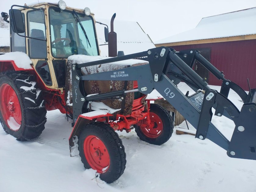 Погрузчик–копновоз ПКУ-0.9 АЗАС