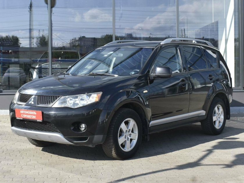 Вместительный автомобиль до 1000000