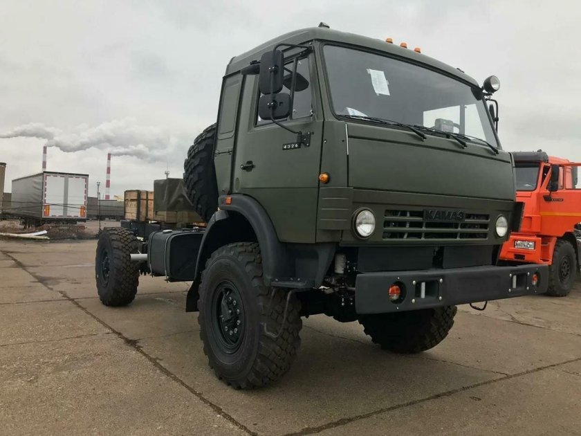 КАМАЗ 4326 армейский