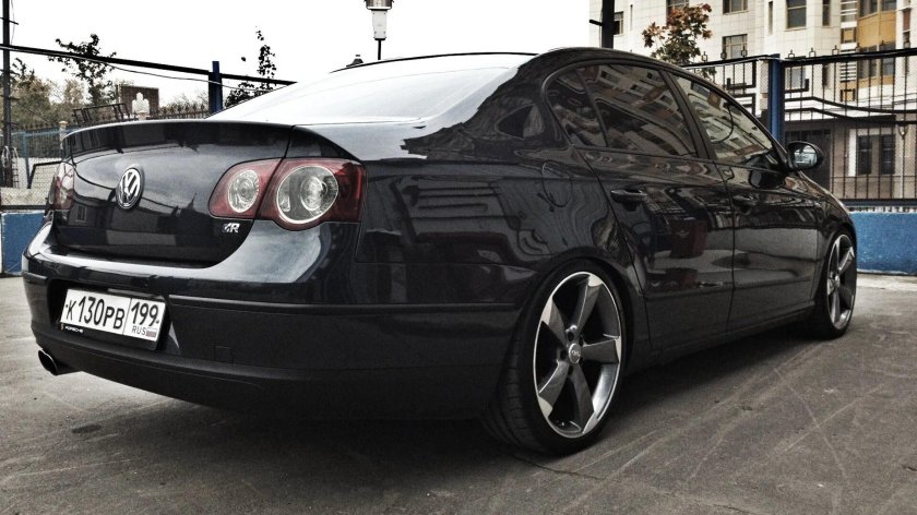 Volkswagen Passat b6 Black Tuning