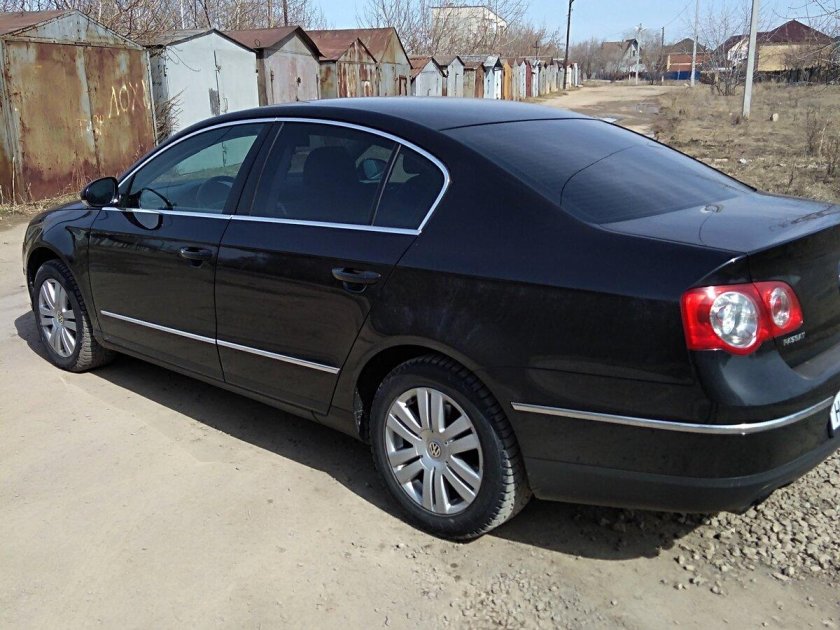 Фольксваген Пассат черный 2008