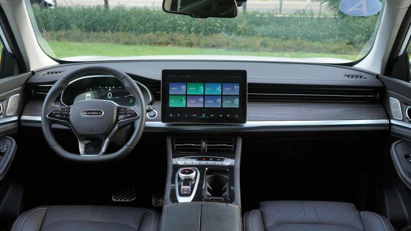 Китайский электромобиль Skywell et5