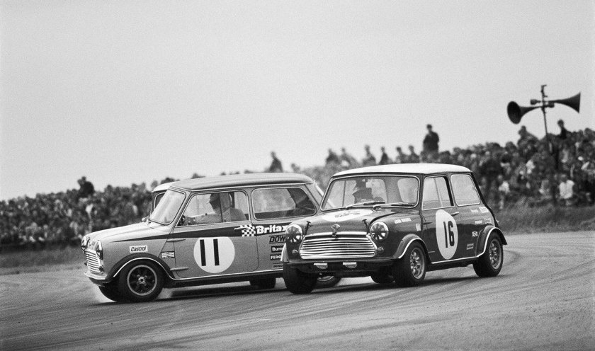 Mini Cooper ретро