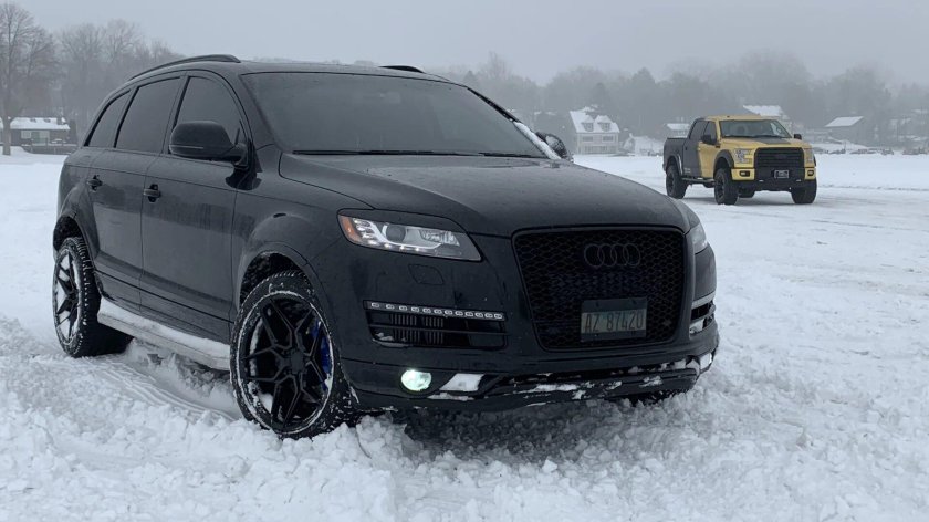 Ауди q7 черная тонированная