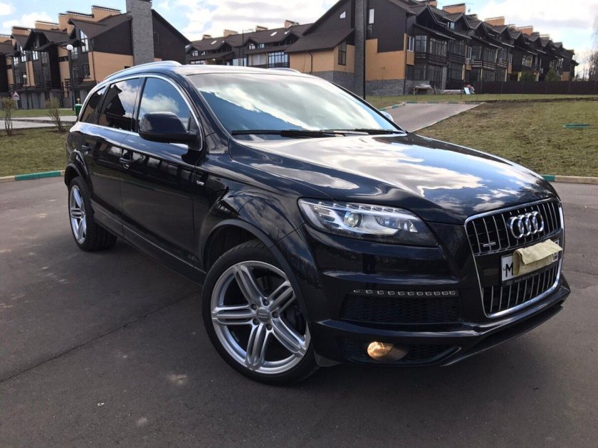 Ауди q7 черная тонированная