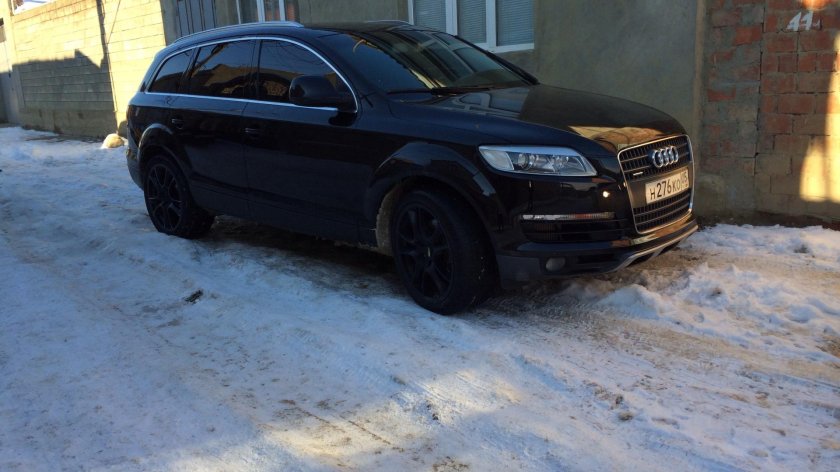 Audi q7 Black