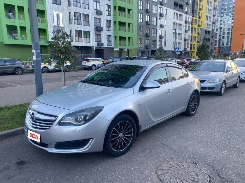 Опель инсигния 2013