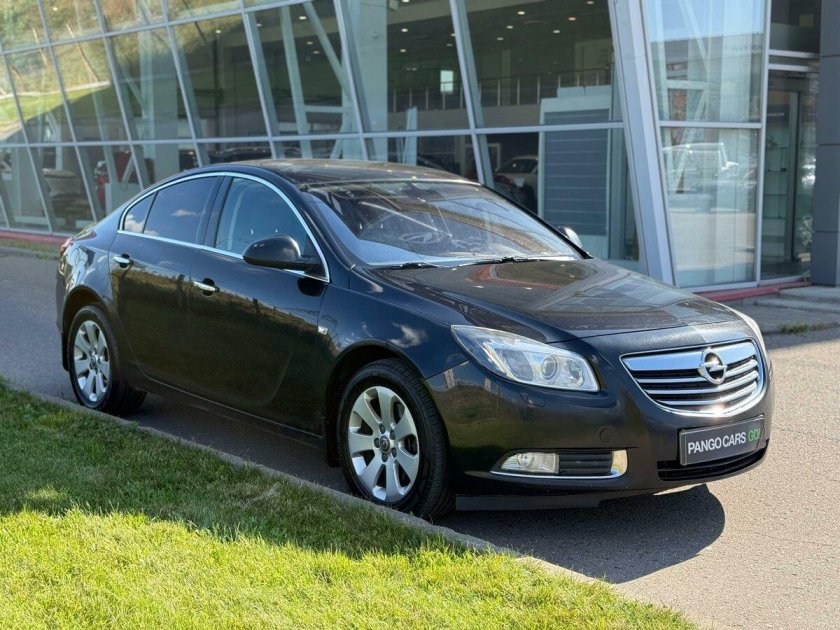 Опель инсигния лифтбек 2012