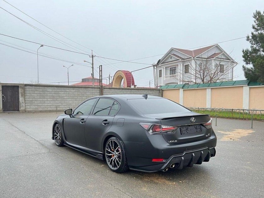 Киа Стингер серая матовая