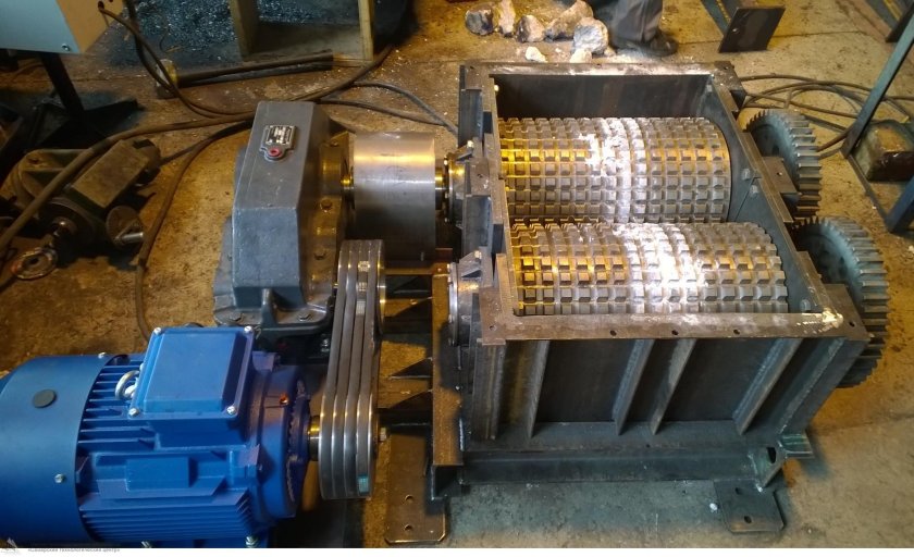 Валковая дробилка ДГ 600 400