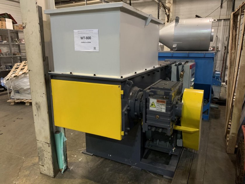 Шредер одновальный для пластика