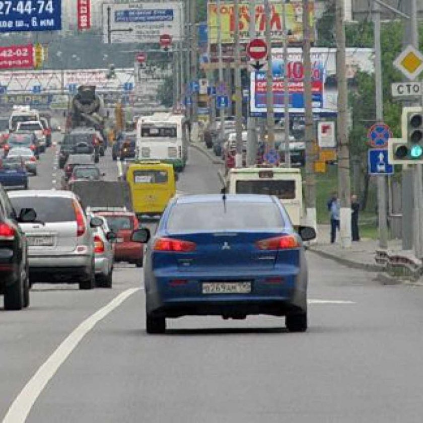 Выезд на полосу для общественного транспорта