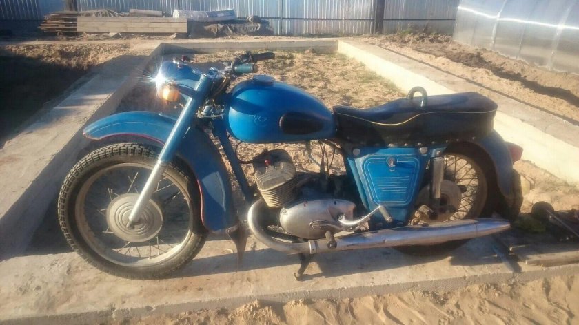 ИЖ Юпитер 2 красный