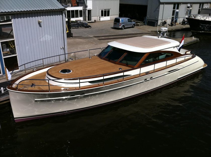 Моторная яхта Mulder 1500