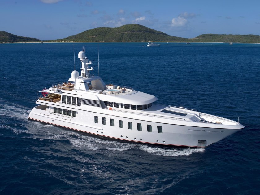 Стальная моторная яхта «Борей-24»