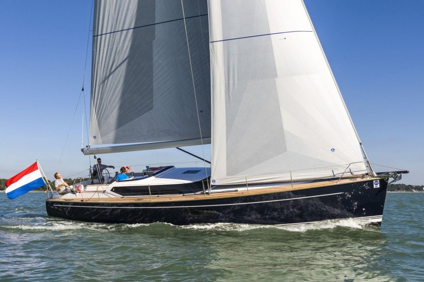 Парусная яхта Фишер 34