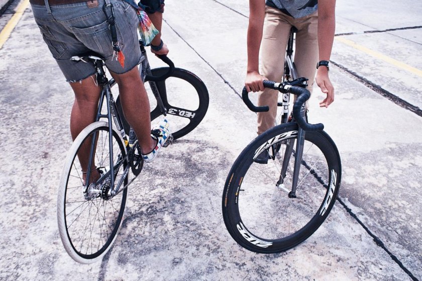 Велосипед с тонкими покрышками