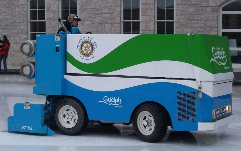 Zamboni 440