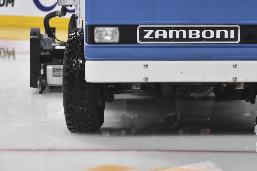 Zamboni 710