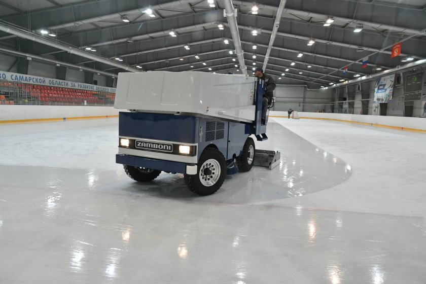 Льдозаливочная машина Zamboni 446