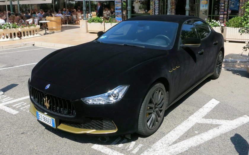 Maserati Ghibli черный