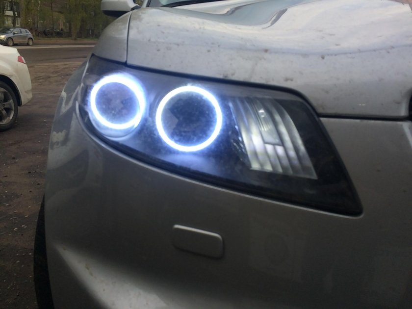 Infiniti fx35 ангельские глазки