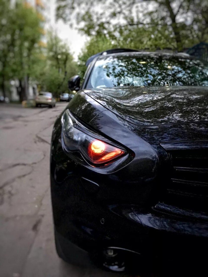 Черные фары на Infiniti fx37