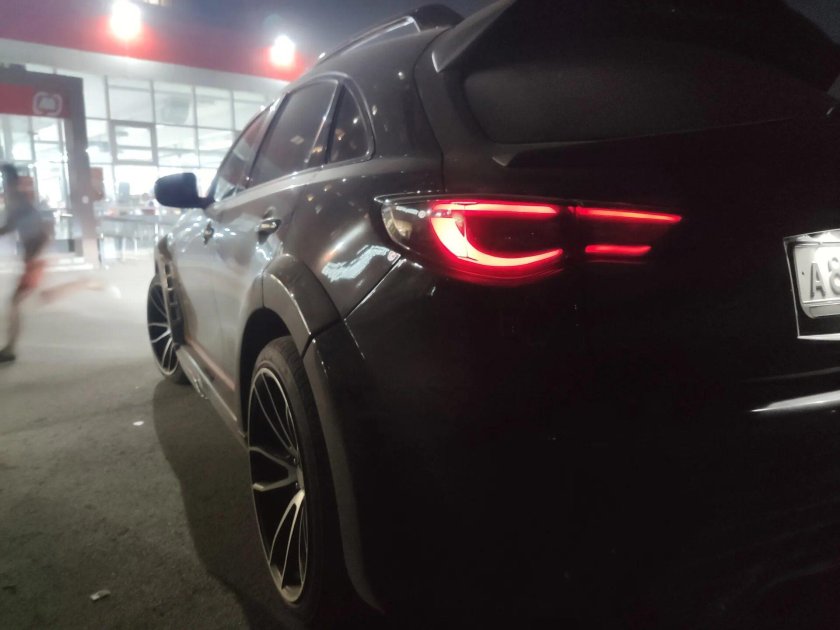 Infiniti fx37 задняя оптика