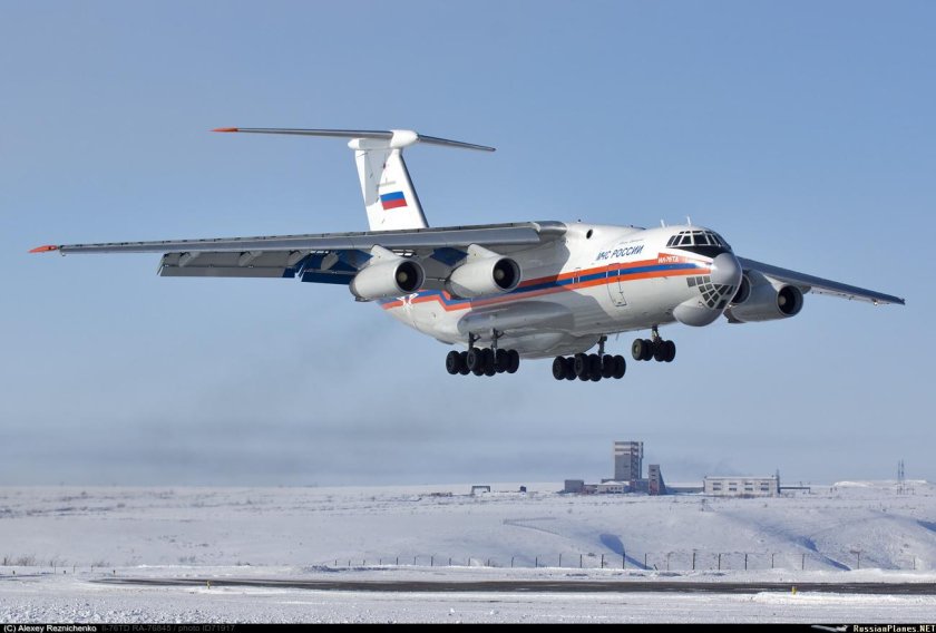 Самолёт ил-76 МЧС