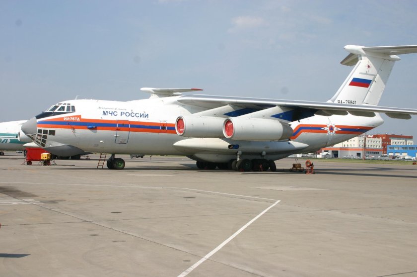 Самолёт ил-76 МЧС