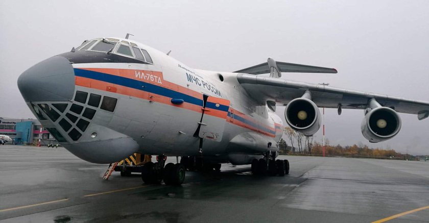 Самолёт ил-76 МЧС