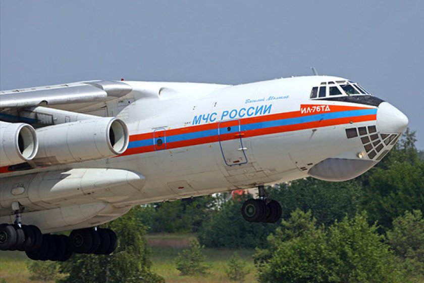 Самолет ил-76 МЧС России