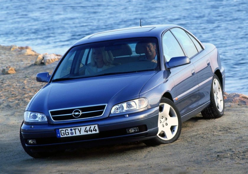 Opel Omega 2003