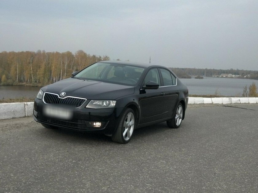 Шкода Октавия черный 2015