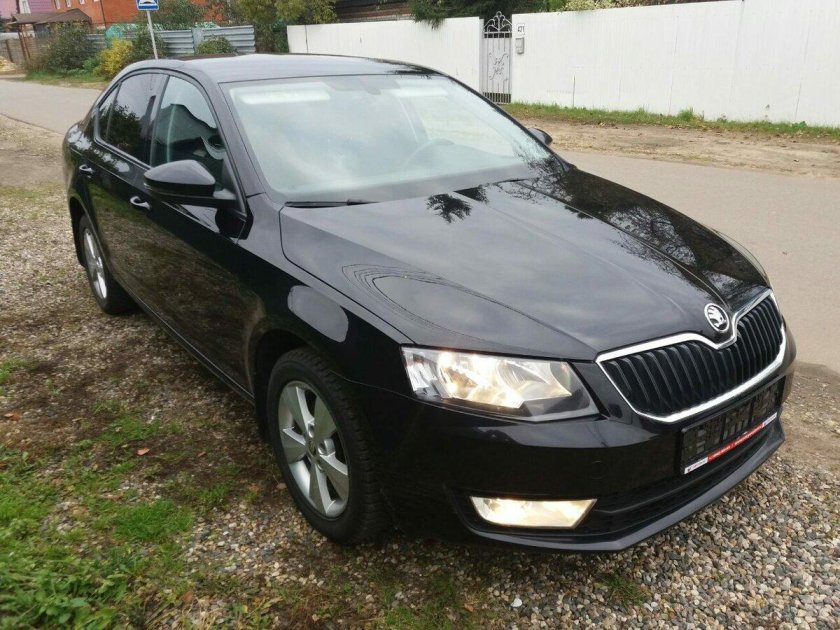 Шкода Октавия черная