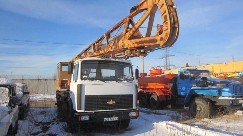 МАЗ 5337 автокран