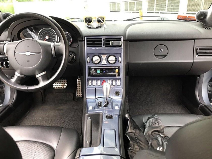 Крайслер Кроссфайр салон