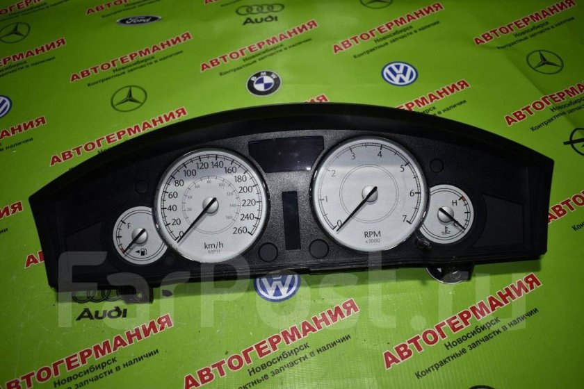 Панель приборов Крайслер 300с