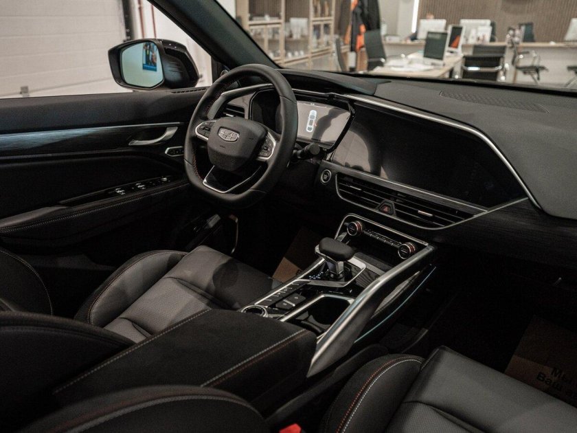 Geely Tugella 2.0 at, 2023