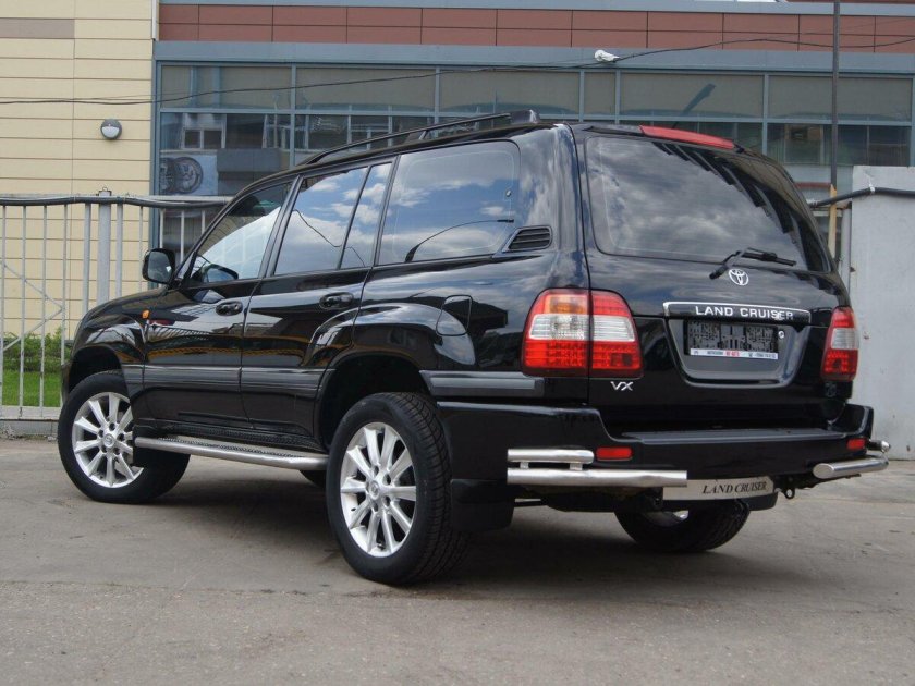 Toyota Land Cruiser 100