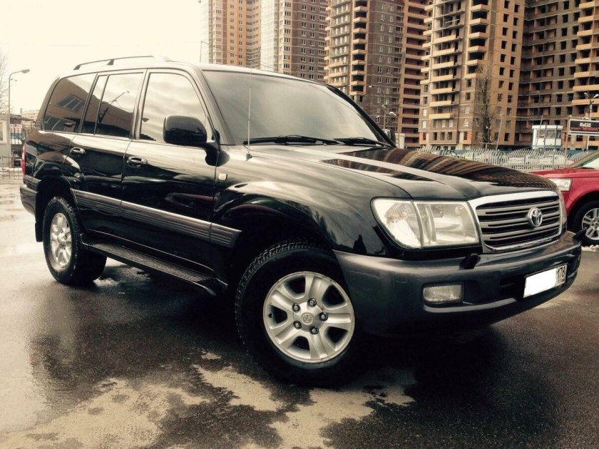 Toyota Land Cruiser 100