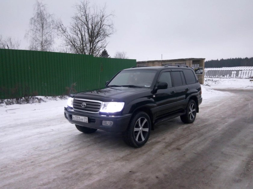 Тойота ленд Крузер 100 черный